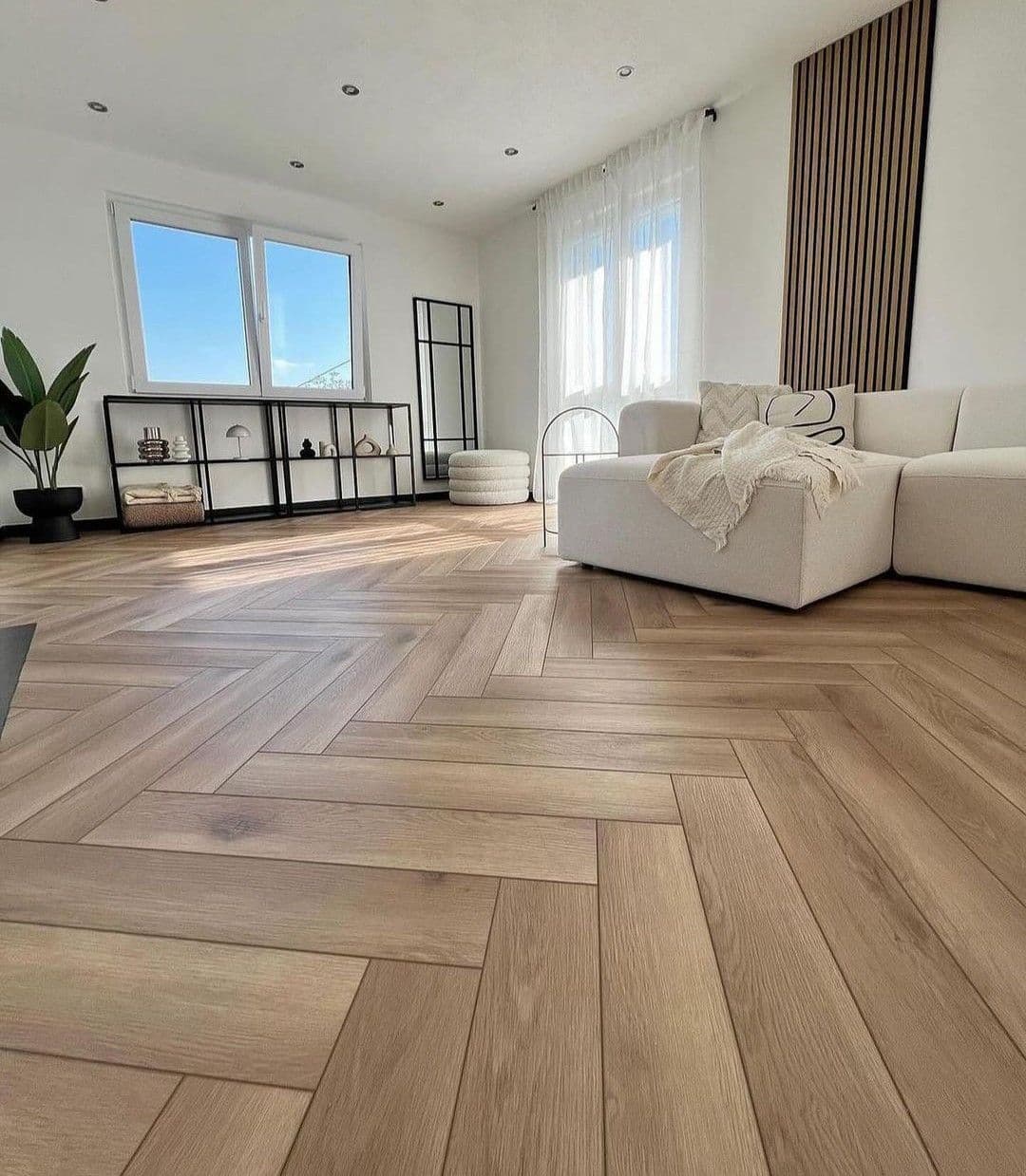 باركيه هرمي خشب